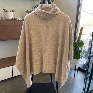 NWOT knit poncho
